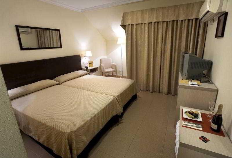 Hotel Room Понтеведра Номер фото