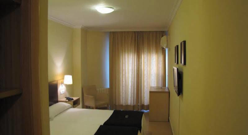 Hotel Room Понтеведра Экстерьер фото